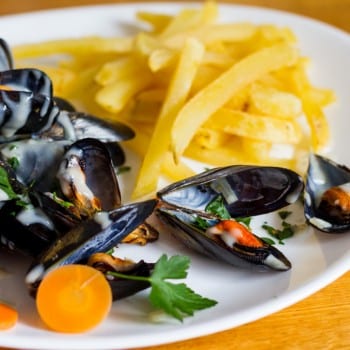 Moules marinières – la recette plus traditionnelle