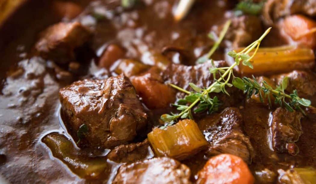 Carbonnades flamandes (recette de Béatrice) avec du saindoux et du lard.