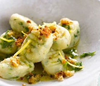 Gnocchi et sauce aux herbes