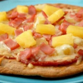 Pizza hawaienne (jambon, ananas, poivrons)