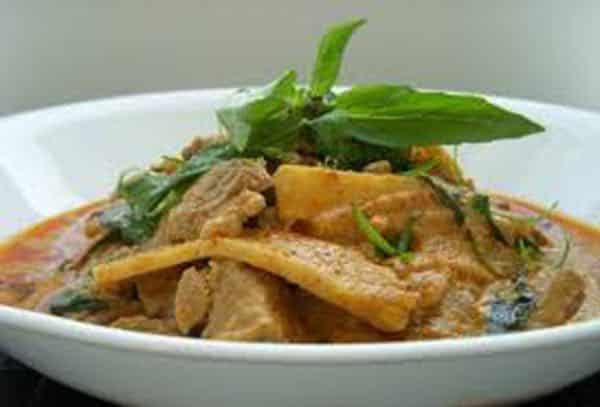 poulet aux pousses de bambou