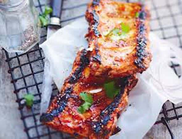 travers de porc grilles sauce chien