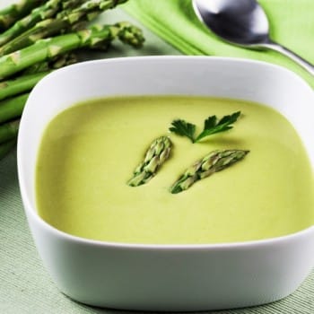 Velouté aux asperges. Réussissez-le du premier coup.