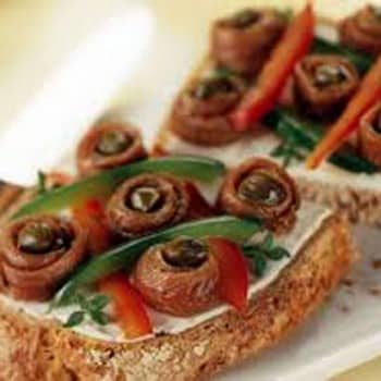 canapes aux anchois