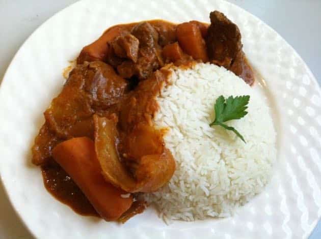 mafé au poulet fumé : la saveur du sénégal dans vos assiettes