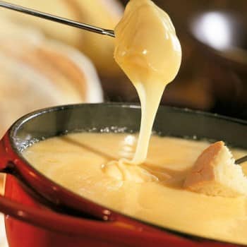 Fondue au fromage : Cuisine suisse