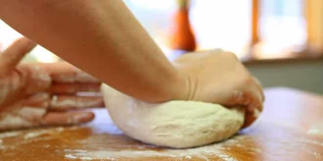 faire la pâte à pizza facilement
