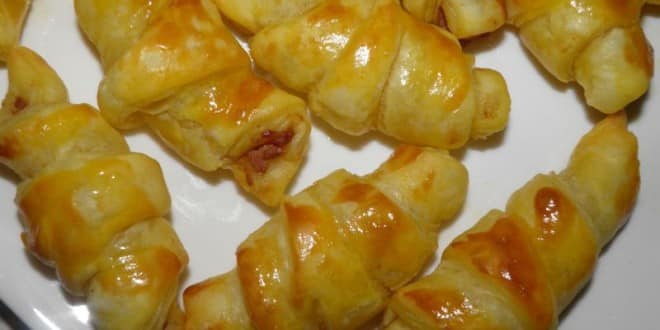 petits croissants au foie gras